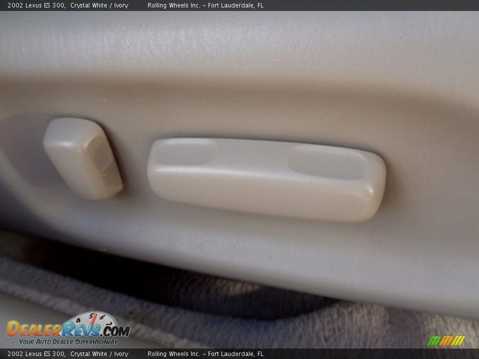 2002 Lexus ES 300 Crystal White / Ivory Photo #20