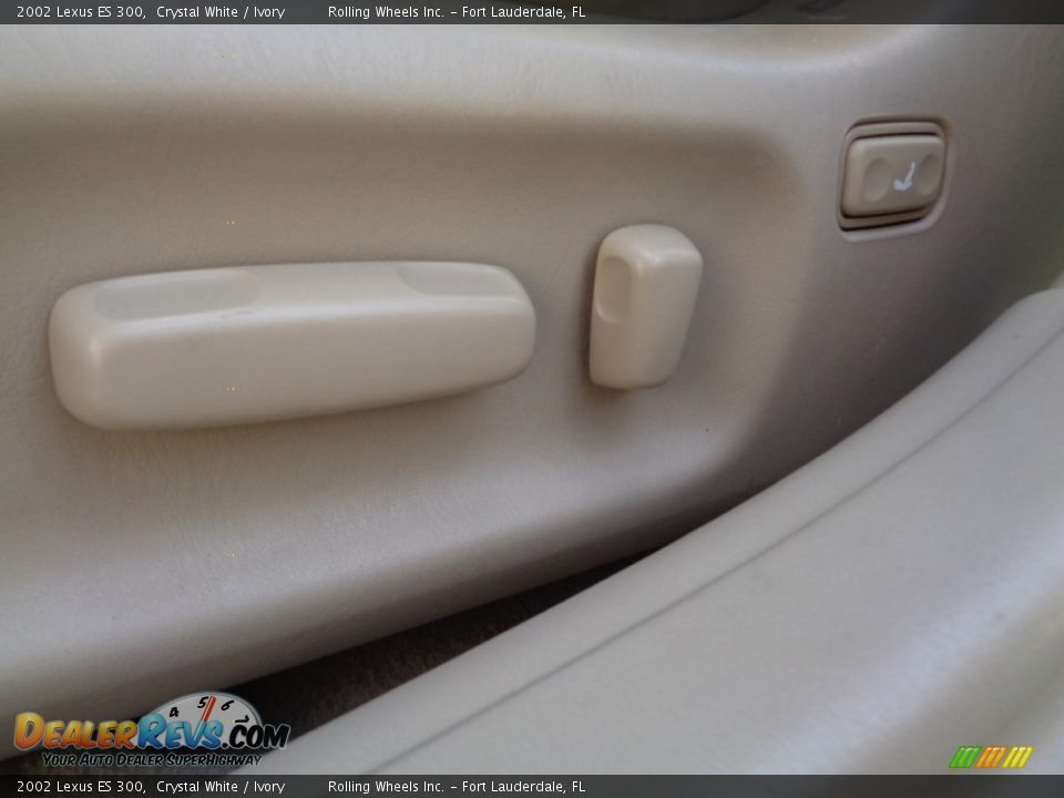 2002 Lexus ES 300 Crystal White / Ivory Photo #21