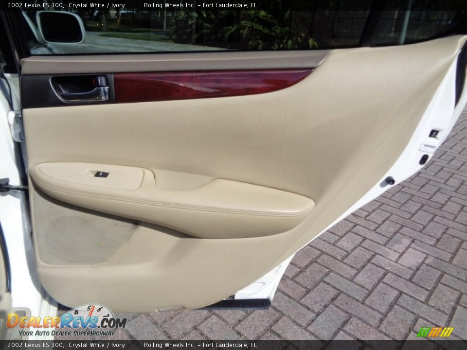 2002 Lexus ES 300 Crystal White / Ivory Photo #25