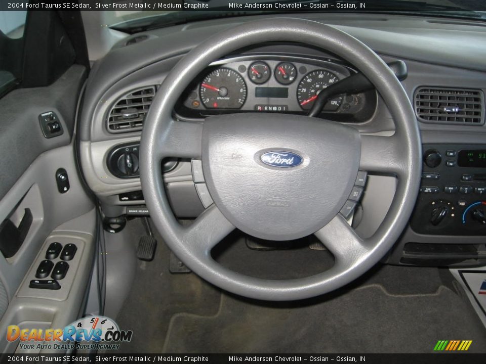 2004 Ford Taurus SE Sedan Silver Frost Metallic / Medium Graphite Photo #4