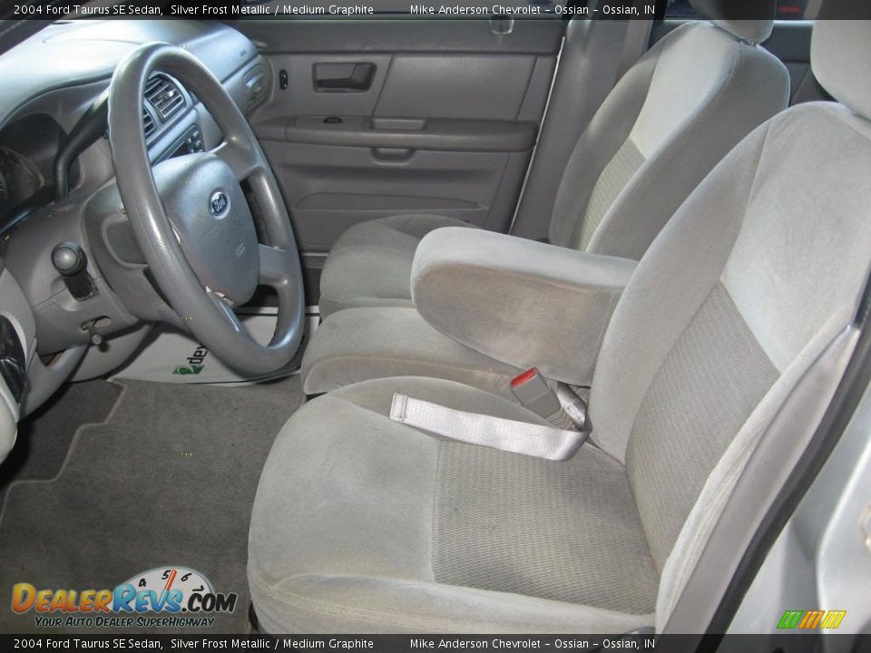 2004 Ford Taurus SE Sedan Silver Frost Metallic / Medium Graphite Photo #8
