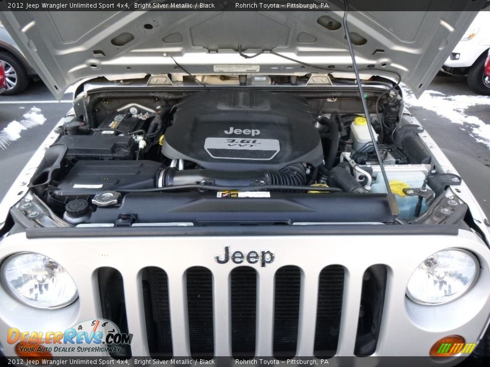 2012 Jeep Wrangler Unlimited Sport 4x4 Bright Silver Metallic / Black Photo #17