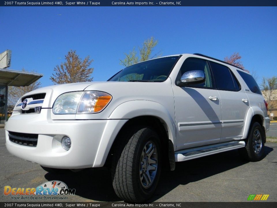 Front 3/4 View of 2007 Toyota Sequoia Limited 4WD Photo #6