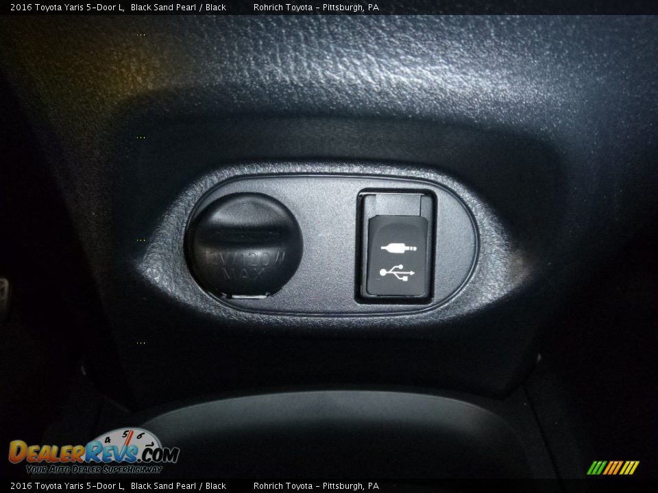 2016 Toyota Yaris 5-Door L Black Sand Pearl / Black Photo #13
