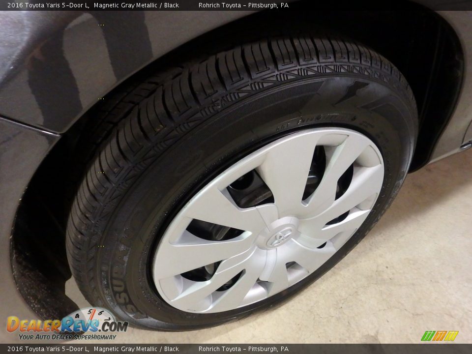 2016 Toyota Yaris 5-Door L Magnetic Gray Metallic / Black Photo #5