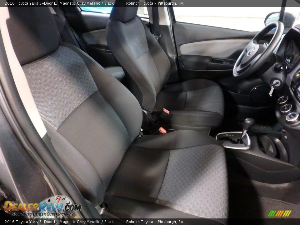 2016 Toyota Yaris 5-Door L Magnetic Gray Metallic / Black Photo #6