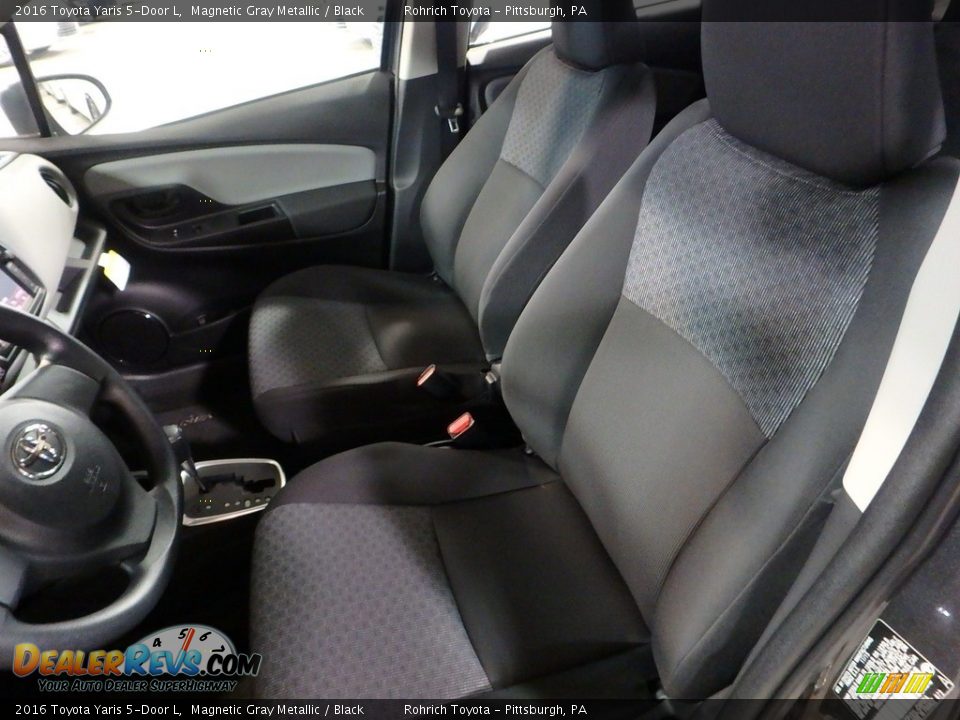 2016 Toyota Yaris 5-Door L Magnetic Gray Metallic / Black Photo #8