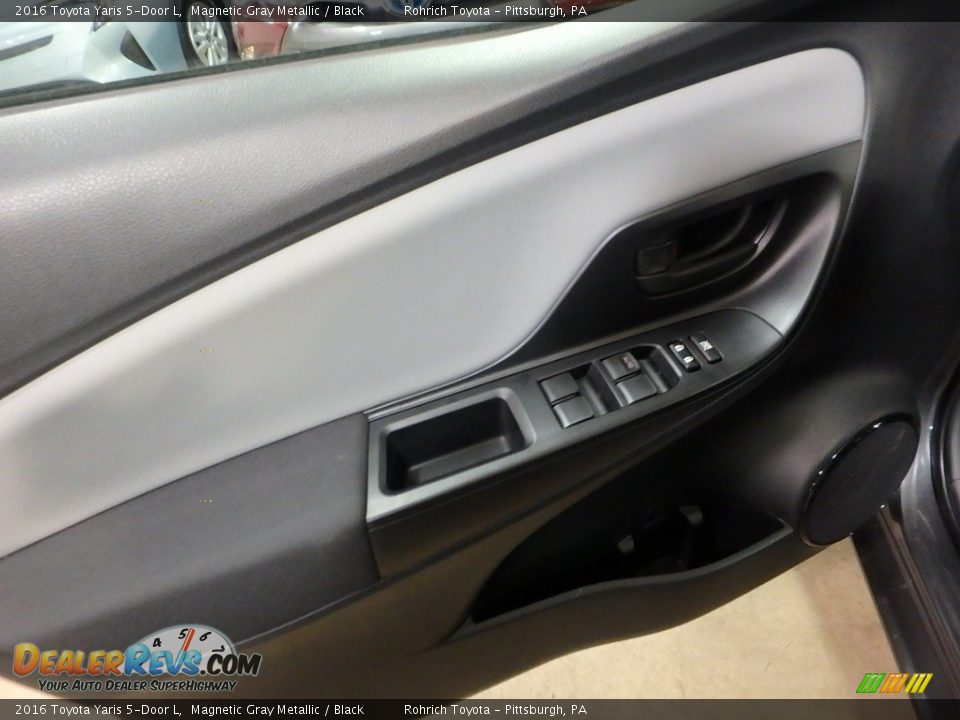 2016 Toyota Yaris 5-Door L Magnetic Gray Metallic / Black Photo #11