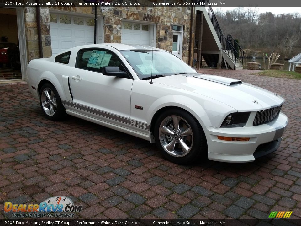Front 3/4 View of 2007 Ford Mustang Shelby GT Coupe Photo #3
