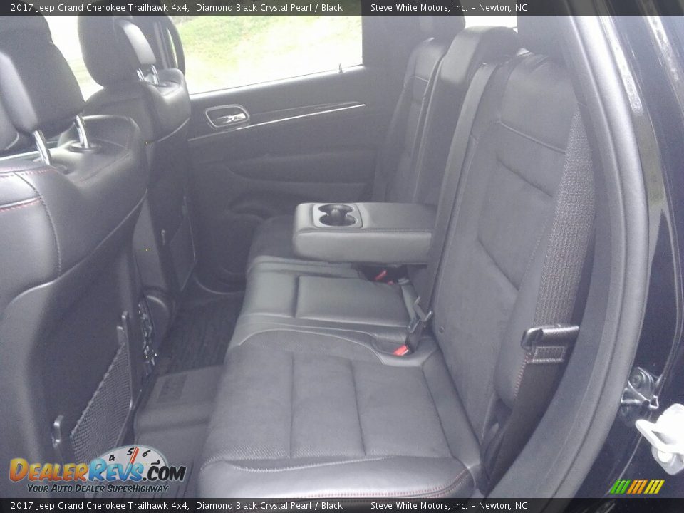2017 Jeep Grand Cherokee Trailhawk 4x4 Diamond Black Crystal Pearl / Black Photo #11