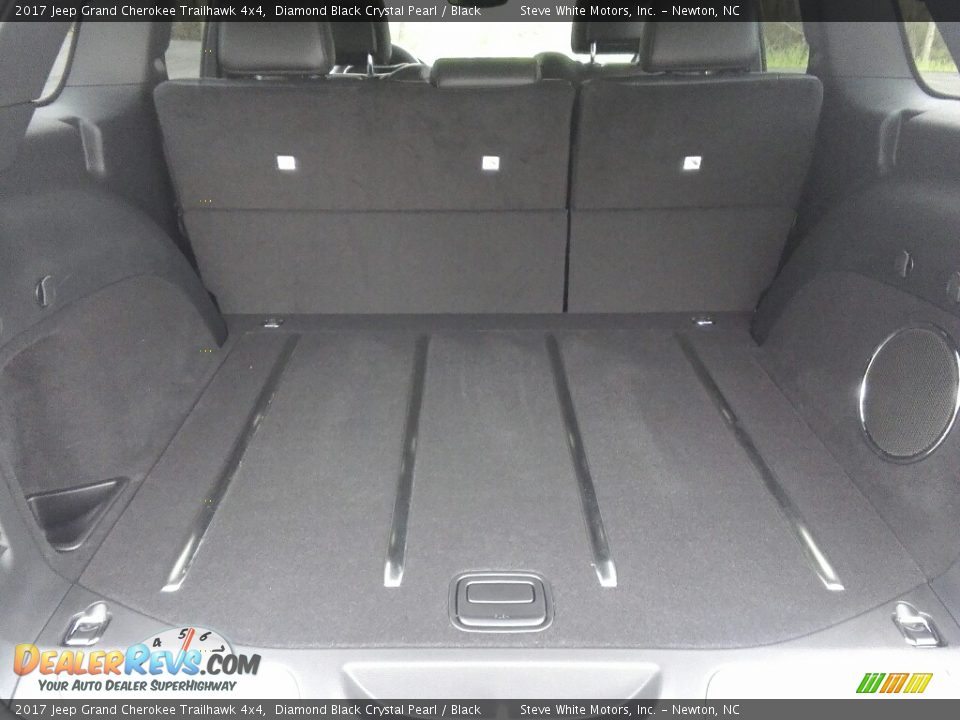 2017 Jeep Grand Cherokee Trailhawk 4x4 Diamond Black Crystal Pearl / Black Photo #12