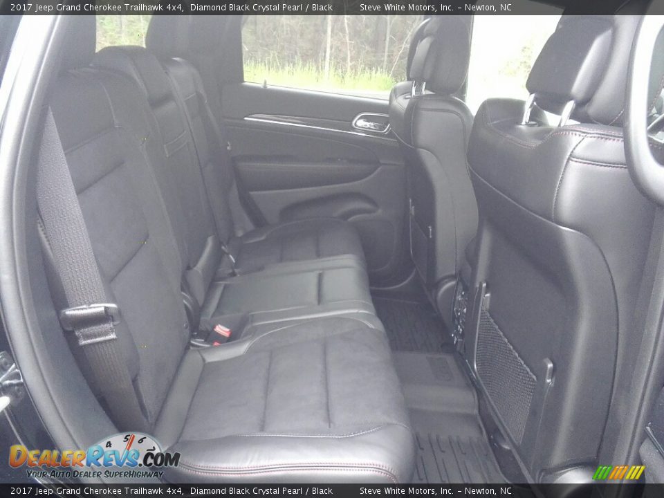 2017 Jeep Grand Cherokee Trailhawk 4x4 Diamond Black Crystal Pearl / Black Photo #13