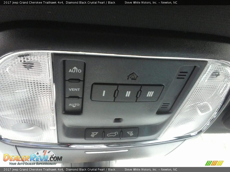 2017 Jeep Grand Cherokee Trailhawk 4x4 Diamond Black Crystal Pearl / Black Photo #23