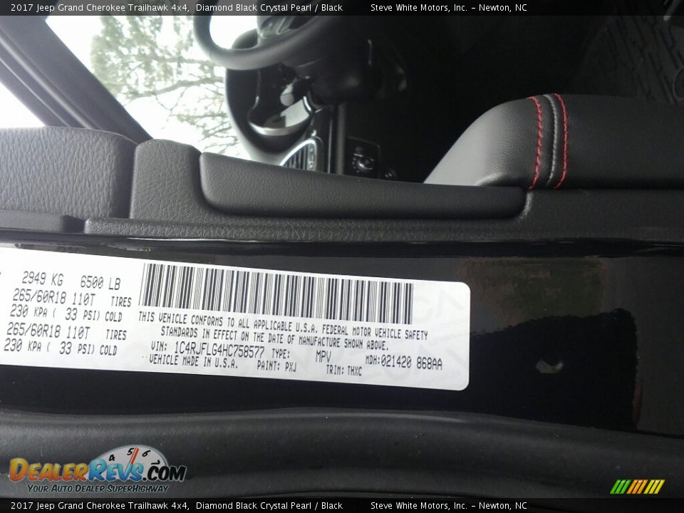 2017 Jeep Grand Cherokee Trailhawk 4x4 Diamond Black Crystal Pearl / Black Photo #28