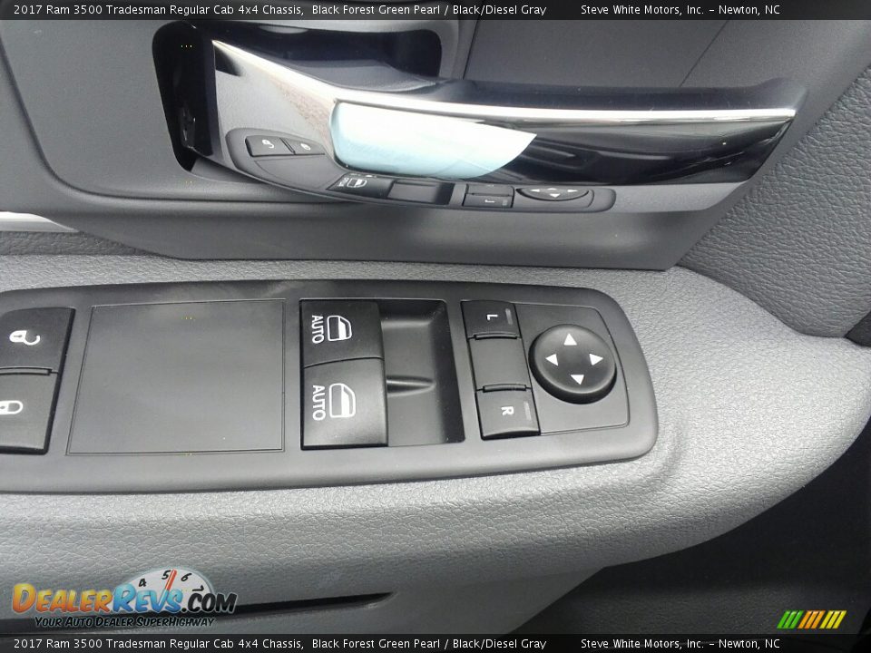 2017 Ram 3500 Tradesman Regular Cab 4x4 Chassis Black Forest Green Pearl / Black/Diesel Gray Photo #9