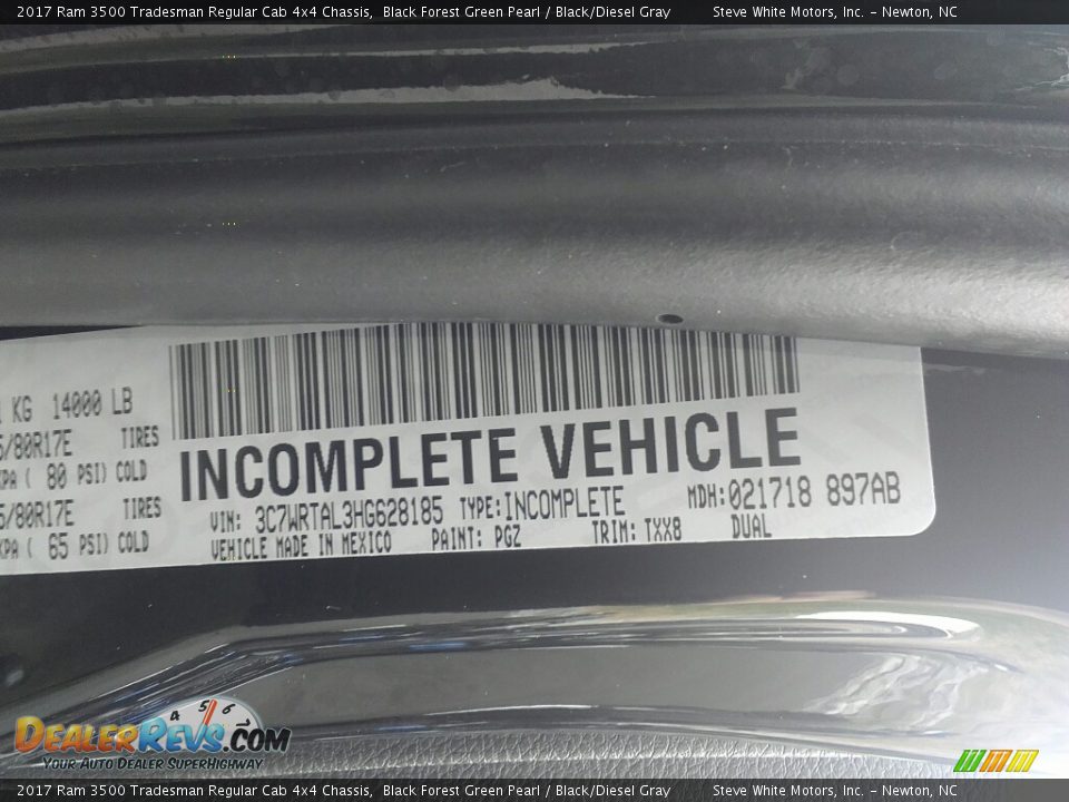 2017 Ram 3500 Tradesman Regular Cab 4x4 Chassis Black Forest Green Pearl / Black/Diesel Gray Photo #19