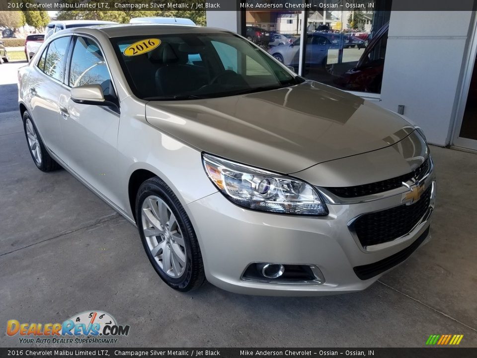 Front 3/4 View of 2016 Chevrolet Malibu Limited LTZ Photo #1