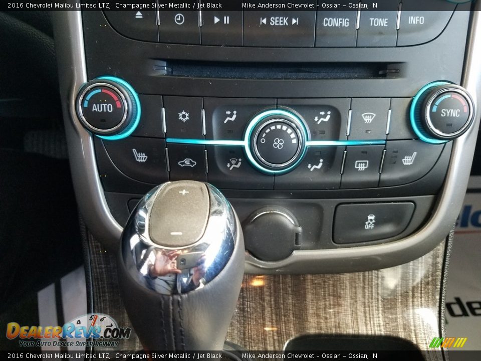 2016 Chevrolet Malibu Limited LTZ Champagne Silver Metallic / Jet Black Photo #8