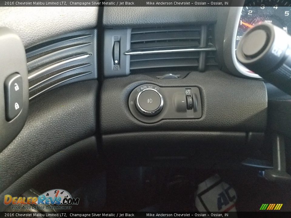 2016 Chevrolet Malibu Limited LTZ Champagne Silver Metallic / Jet Black Photo #13