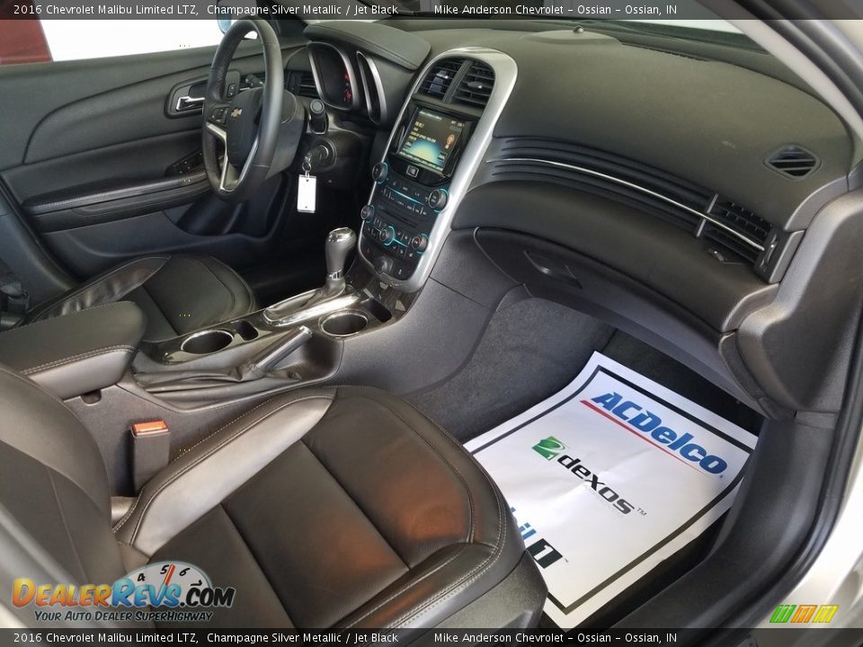 2016 Chevrolet Malibu Limited LTZ Champagne Silver Metallic / Jet Black Photo #18