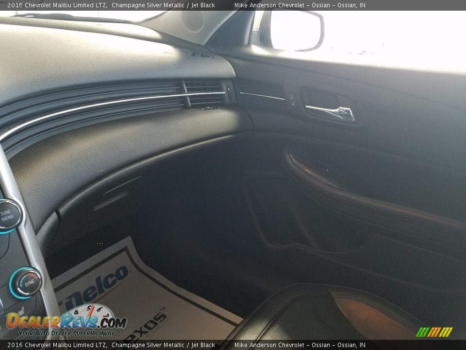 2016 Chevrolet Malibu Limited LTZ Champagne Silver Metallic / Jet Black Photo #20