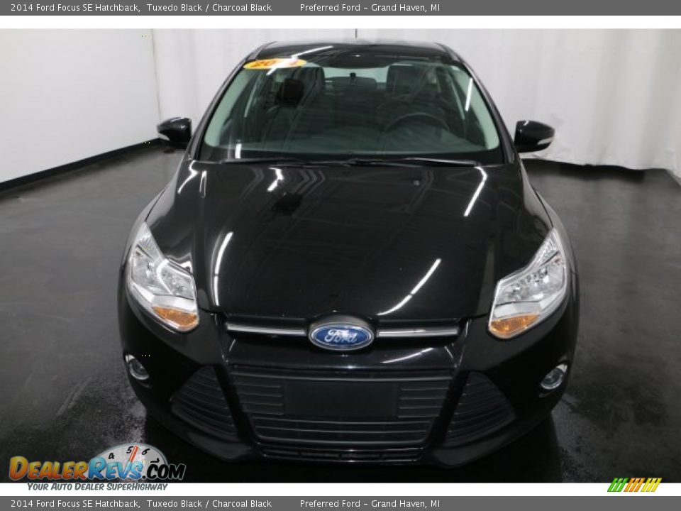 2014 Ford Focus SE Hatchback Tuxedo Black / Charcoal Black Photo #25