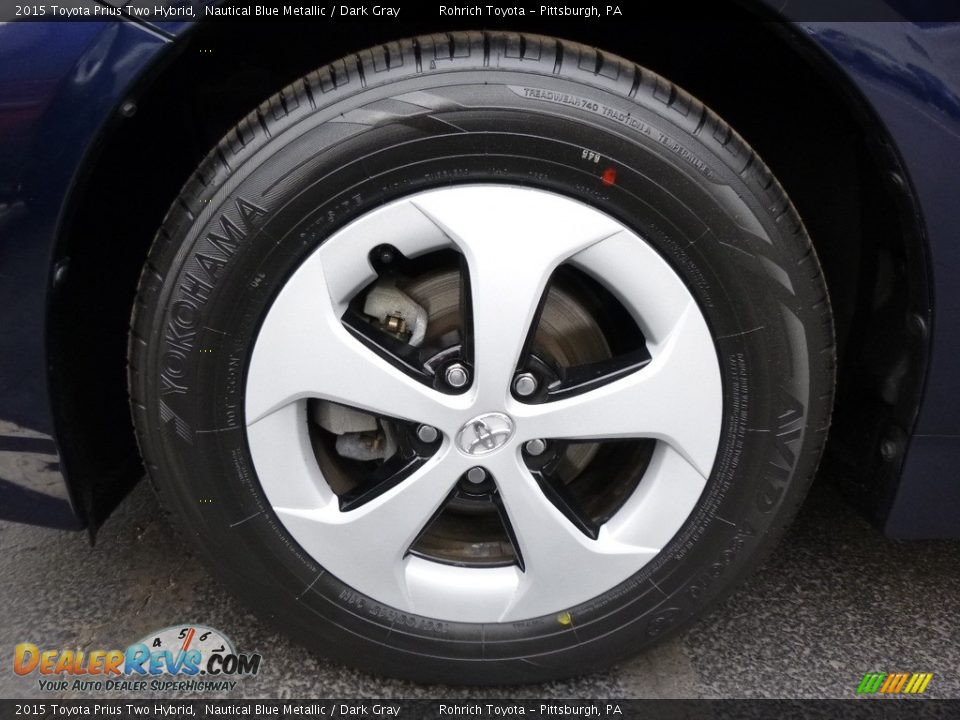 2015 Toyota Prius Two Hybrid Nautical Blue Metallic / Dark Gray Photo #17