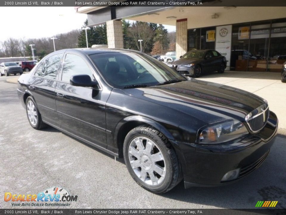 Front 3/4 View of 2003 Lincoln LS V8 Photo #3