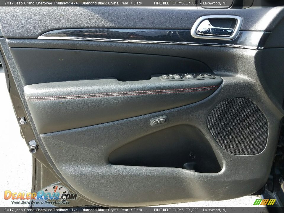 2017 Jeep Grand Cherokee Trailhawk 4x4 Diamond Black Crystal Pearl / Black Photo #6
