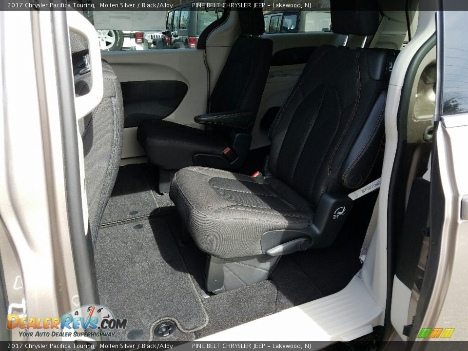 2017 Chrysler Pacifica Touring Molten Silver / Black/Alloy Photo #8