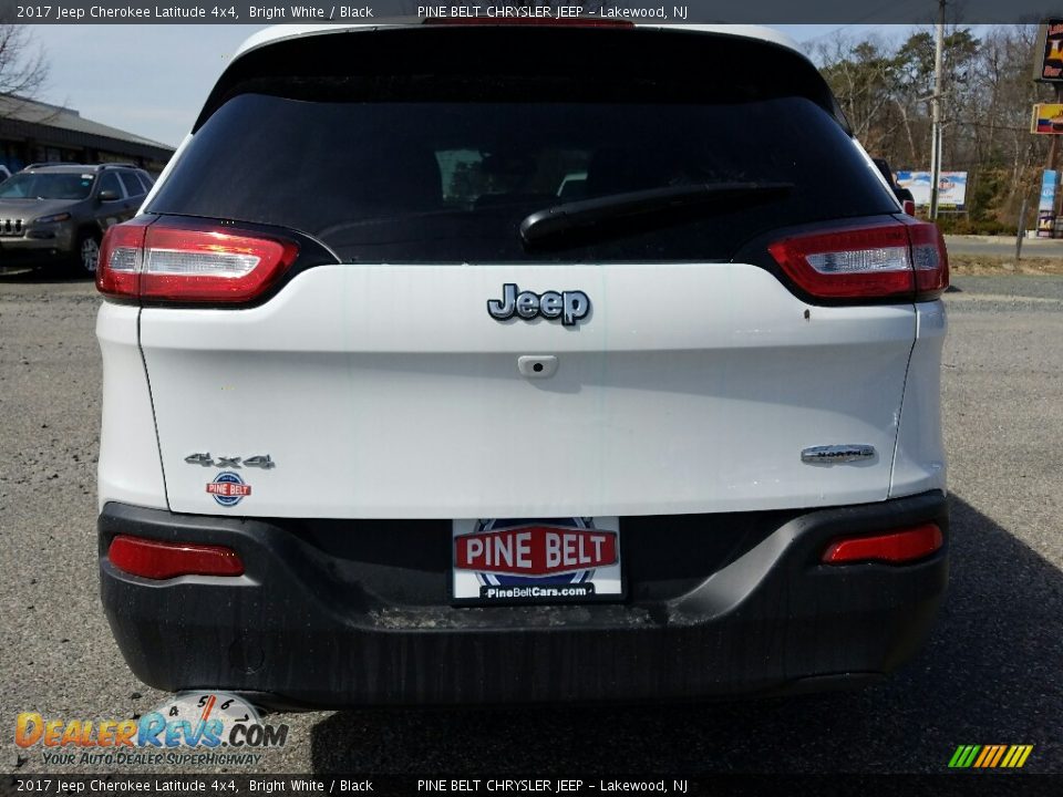 2017 Jeep Cherokee Latitude 4x4 Bright White / Black Photo #5
