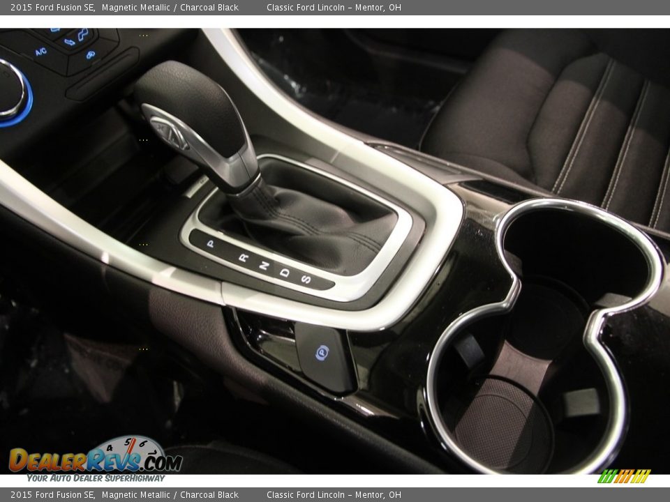 2015 Ford Fusion SE Magnetic Metallic / Charcoal Black Photo #10
