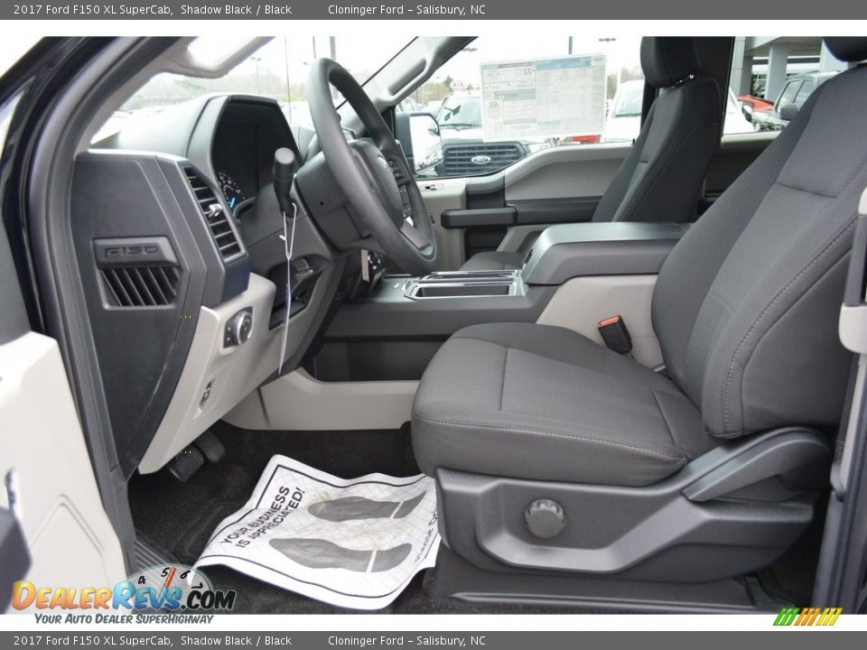 Black Interior - 2017 Ford F150 XL SuperCab Photo #8