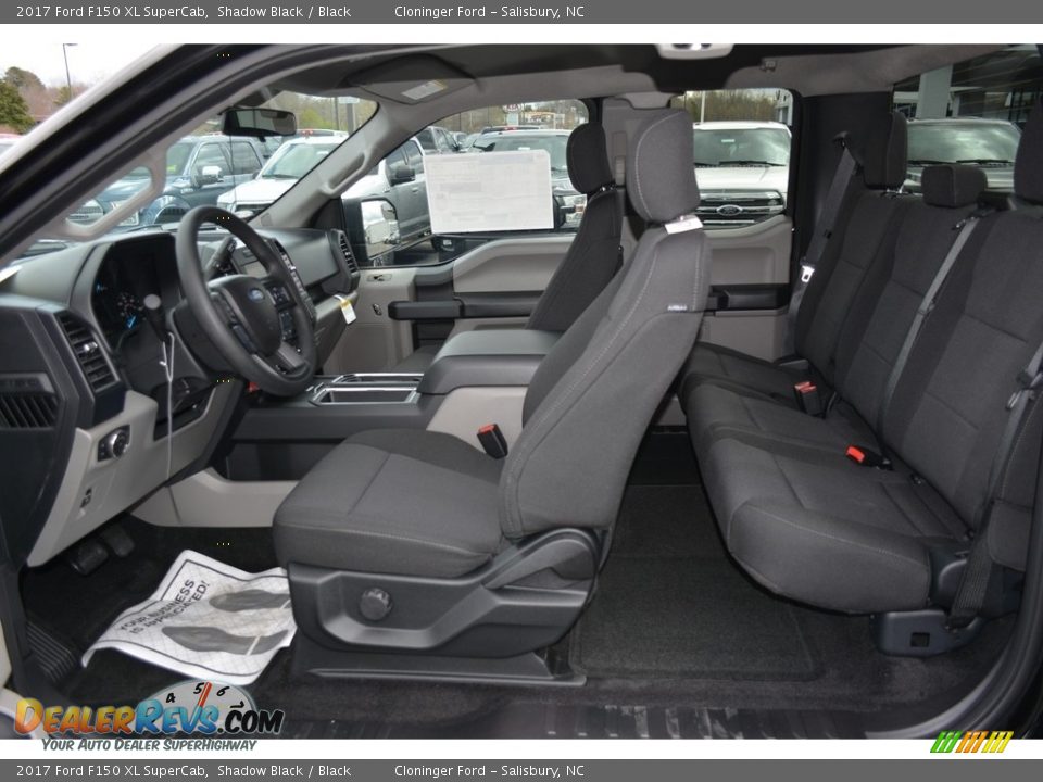 Front Seat of 2017 Ford F150 XL SuperCab Photo #10