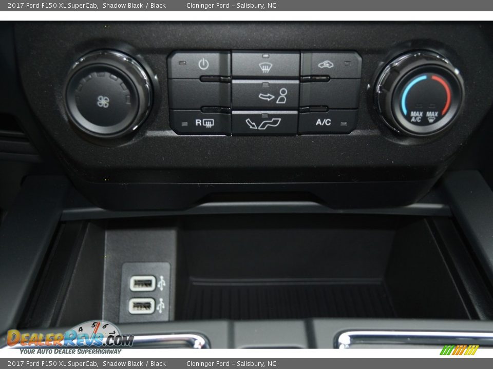 Controls of 2017 Ford F150 XL SuperCab Photo #15