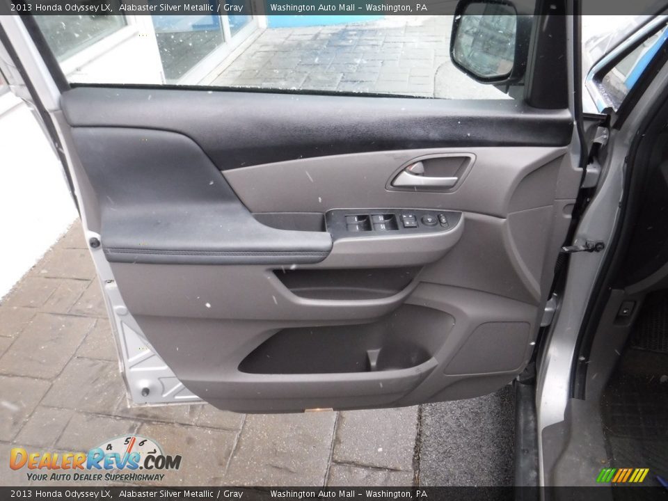 2013 Honda Odyssey LX Alabaster Silver Metallic / Gray Photo #9