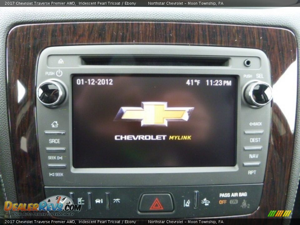 2017 Chevrolet Traverse Premier AWD Iridescent Pearl Tricoat / Ebony Photo #18