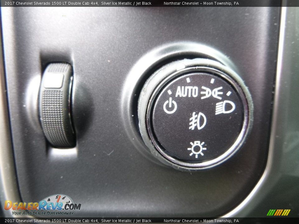 2017 Chevrolet Silverado 1500 LT Double Cab 4x4 Silver Ice Metallic / Jet Black Photo #16