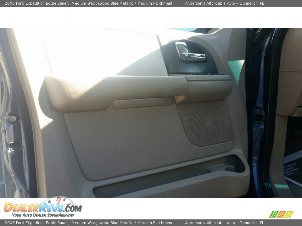 2006 Ford Expedition Eddie Bauer Medium Wedgewood Blue Metallic / Medium Parchment Photo #9