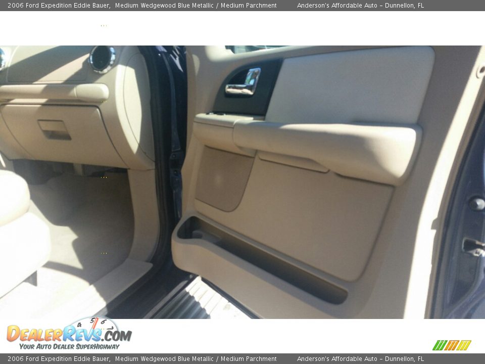 2006 Ford Expedition Eddie Bauer Medium Wedgewood Blue Metallic / Medium Parchment Photo #15