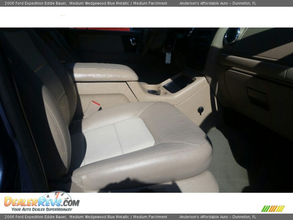 2006 Ford Expedition Eddie Bauer Medium Wedgewood Blue Metallic / Medium Parchment Photo #16