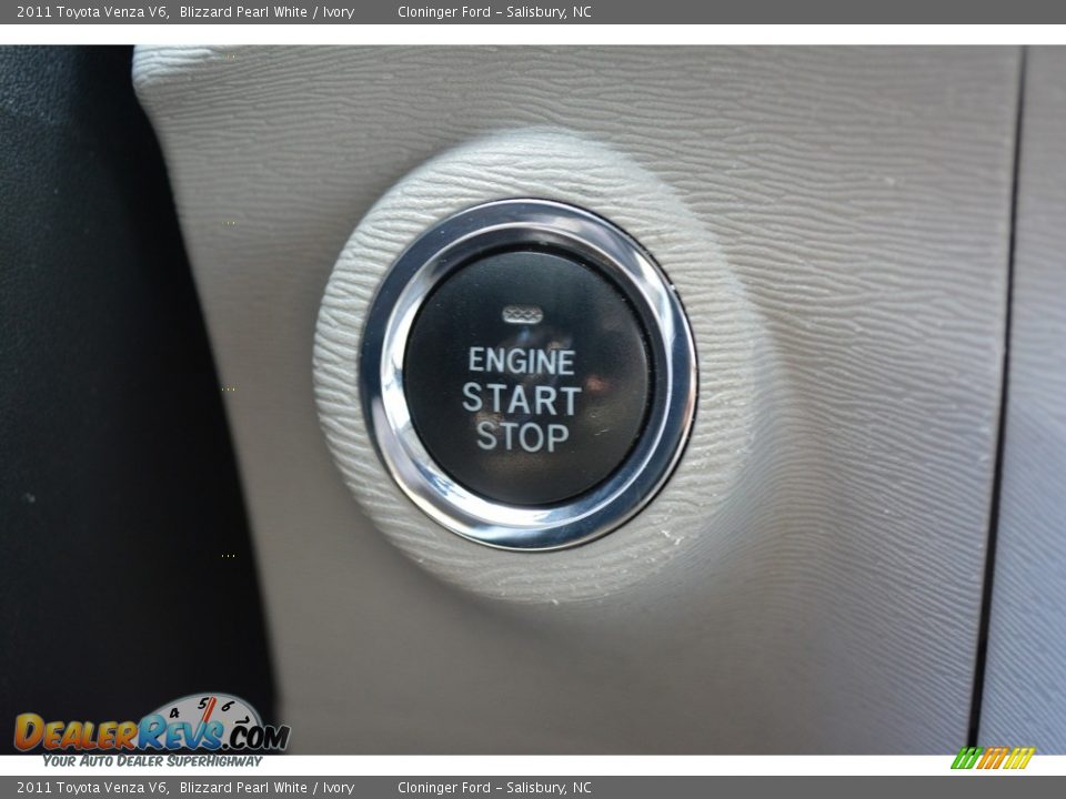 2011 Toyota Venza V6 Blizzard Pearl White / Ivory Photo #29