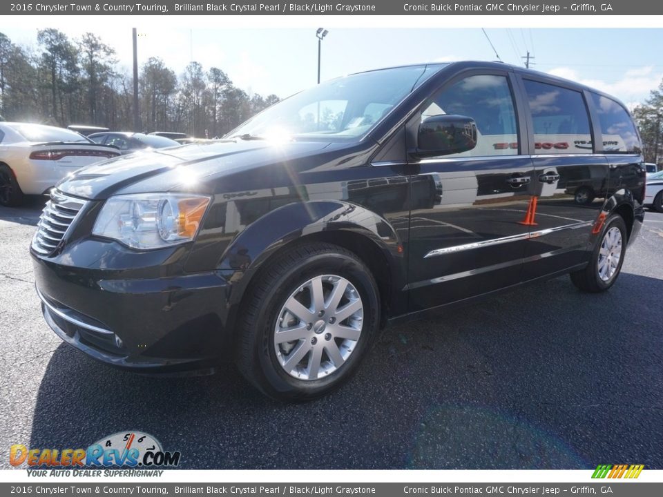 2016 Chrysler Town & Country Touring Brilliant Black Crystal Pearl / Black/Light Graystone Photo #3
