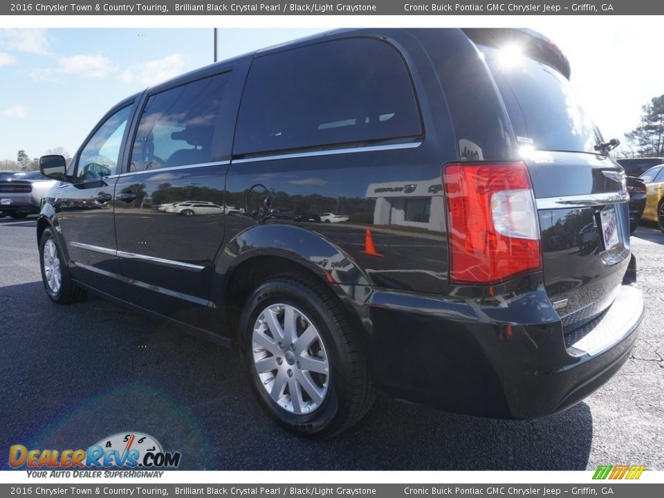 2016 Chrysler Town & Country Touring Brilliant Black Crystal Pearl / Black/Light Graystone Photo #5
