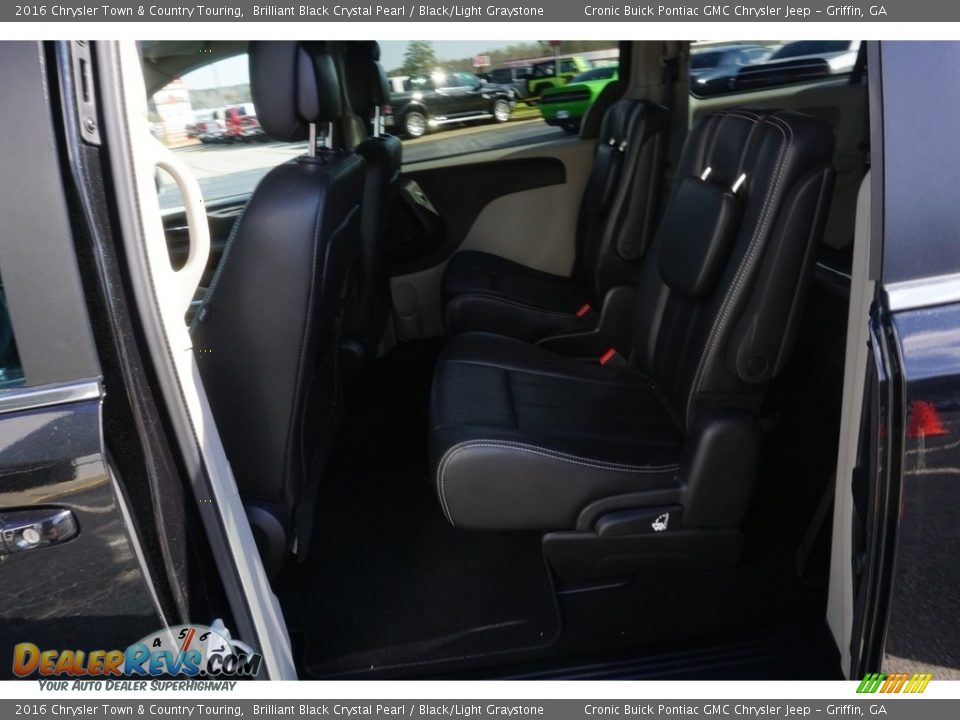2016 Chrysler Town & Country Touring Brilliant Black Crystal Pearl / Black/Light Graystone Photo #13