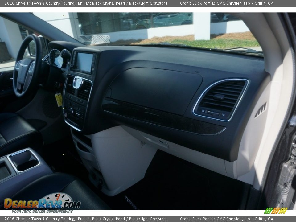 2016 Chrysler Town & Country Touring Brilliant Black Crystal Pearl / Black/Light Graystone Photo #20