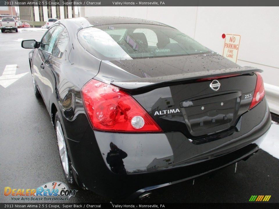 2013 Nissan Altima 2.5 S Coupe Super Black / Charcoal Photo #4
