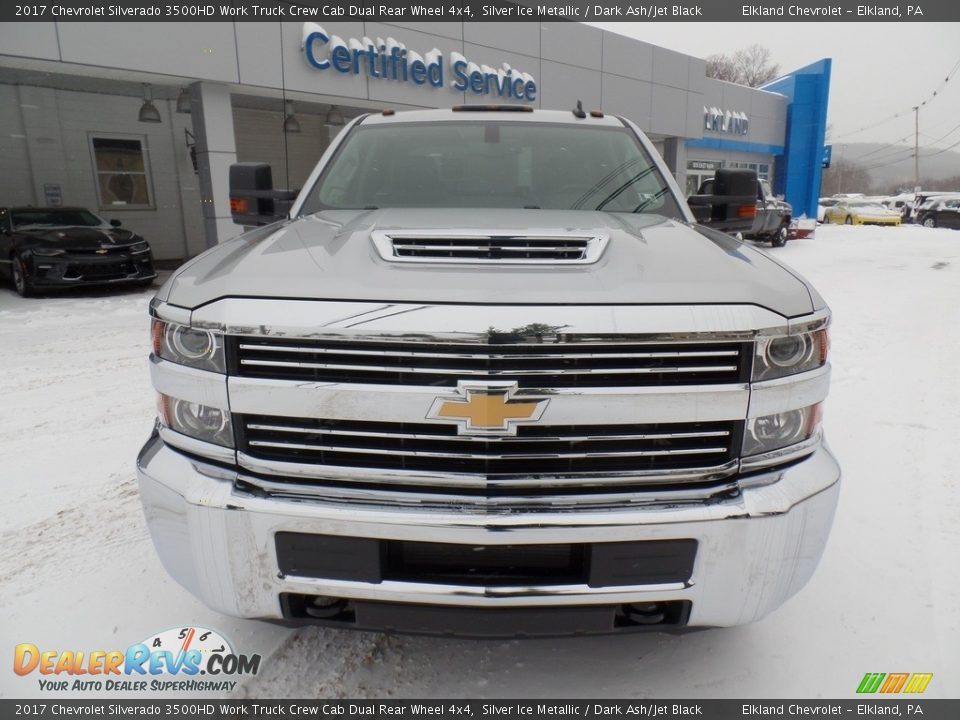 2017 Chevrolet Silverado 3500HD Work Truck Crew Cab Dual Rear Wheel 4x4 Silver Ice Metallic / Dark Ash/Jet Black Photo #2