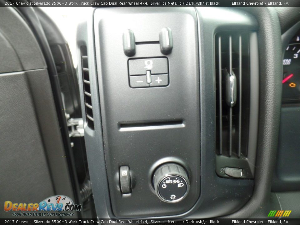 2017 Chevrolet Silverado 3500HD Work Truck Crew Cab Dual Rear Wheel 4x4 Silver Ice Metallic / Dark Ash/Jet Black Photo #24