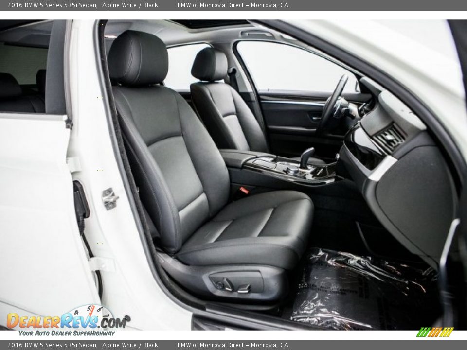 2016 BMW 5 Series 535i Sedan Alpine White / Black Photo #6